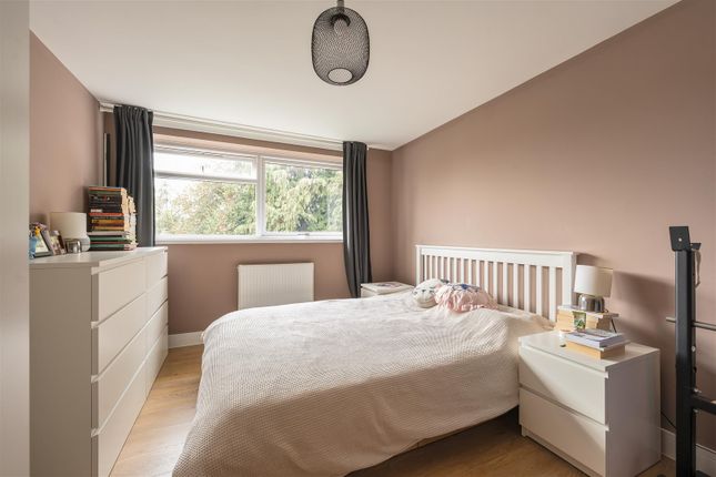 Flat 18, Lynwood Close, South Woodford photo 3