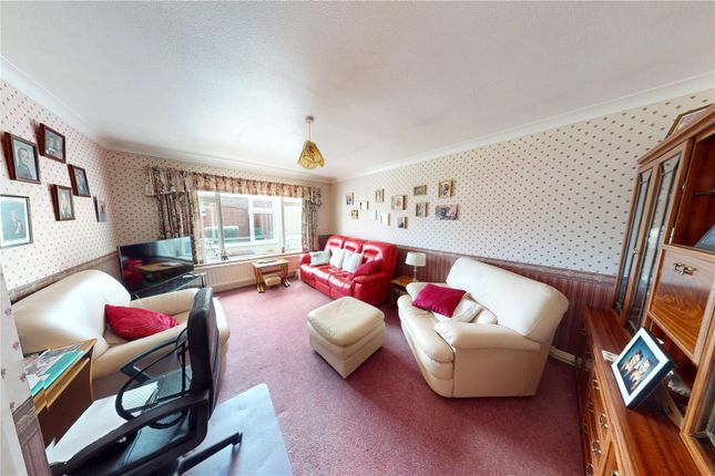 56, Somerset Road, Stanford-le-Hope photo 4