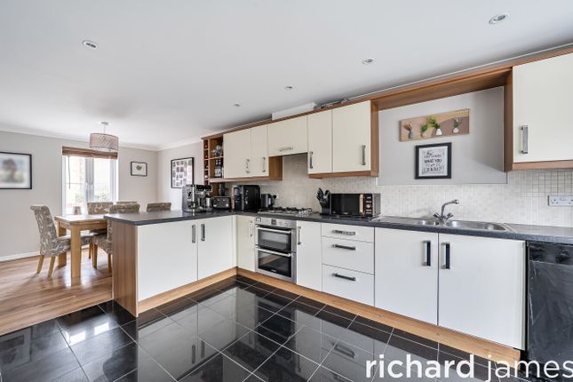 26, Winterbourne Road, Swindon photo 4