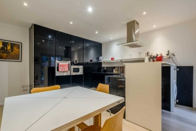 Flat for sale in Chepstow Crescent, London W11