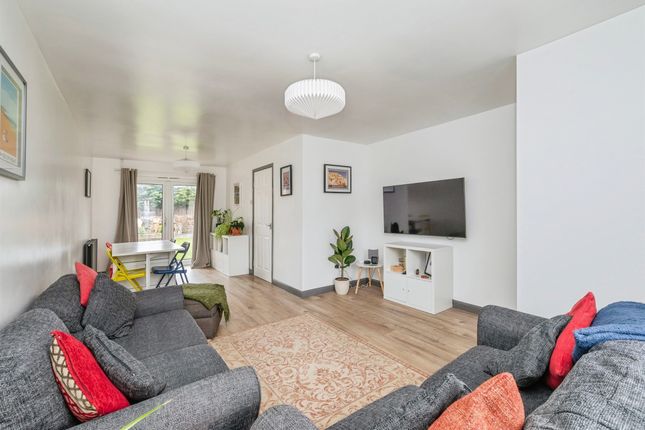 52, Nelson Way, Norwich photo 2