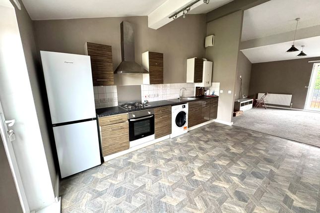 12, Birkenhead photo 4