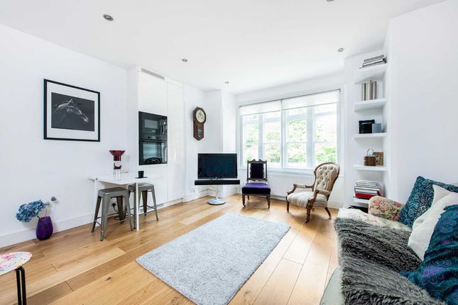 Flat for sale in Muswell Hill Road, London