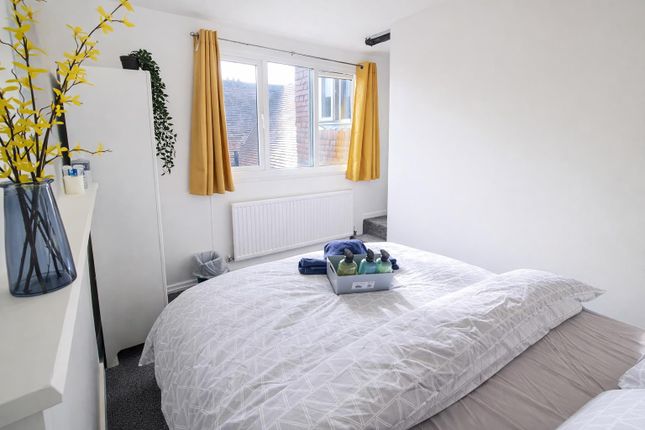 Room 4, 44, Bathurst Walk, Iver photo 5