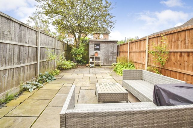 26, Gloster Close, Aldershot photo 4