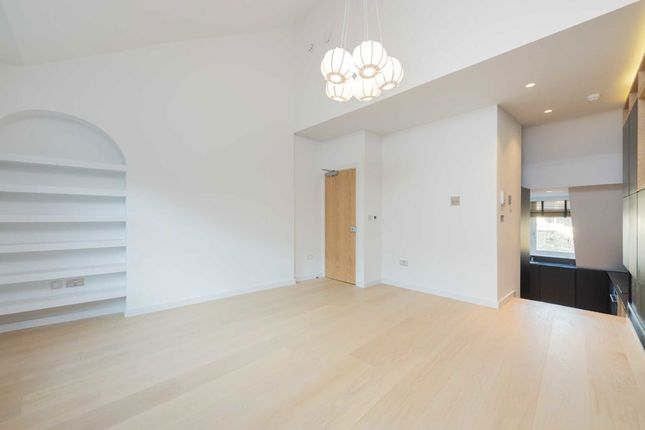 Flat 3, 162, Clerkenwell Road, London photo 3