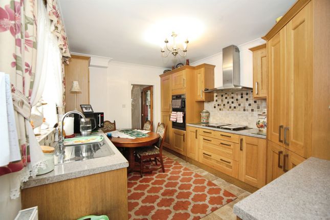 47, Berw Road, Pontypridd photo 4