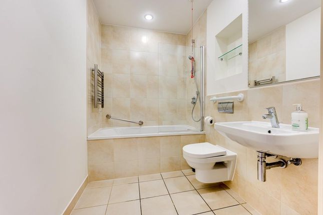 32 Avon House, Market Harborough-6.Jpg
