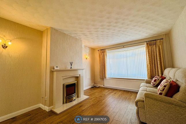 Lowry Drive, Pendlebury Swinton, Manchester photo 3