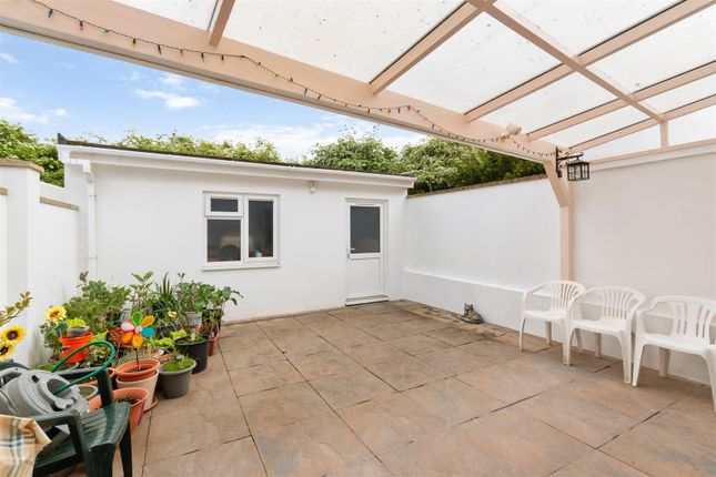 49, Hillfield Avenue, Morden photo 4