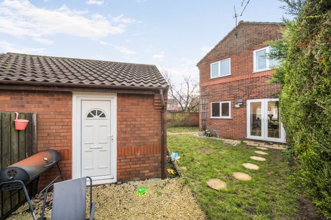 17, Windsor Close, Lincoln photo 4