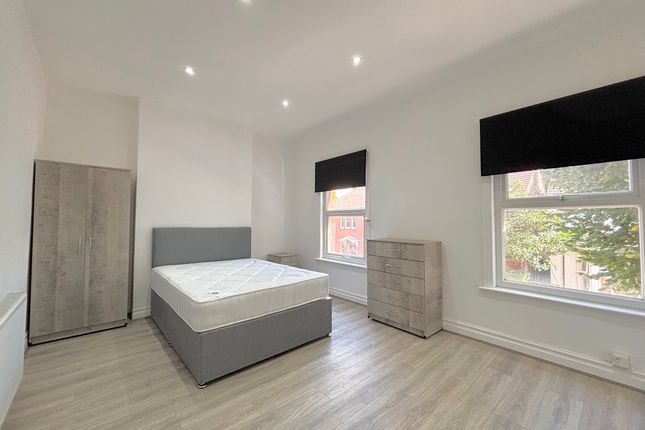 Room 5 8 Rutland Road, Bedford photo 2