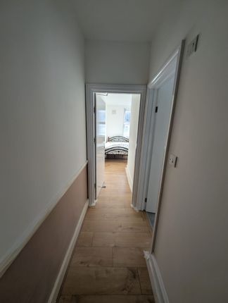 Ferndale Road, London photo 3