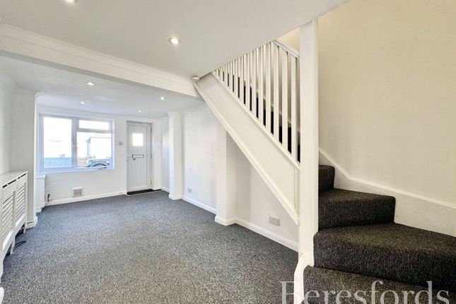 52, Upminster Road South, Rainham photo 3
