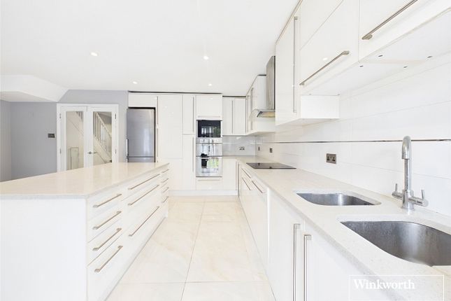 16, Hollyview Close, London photo 4