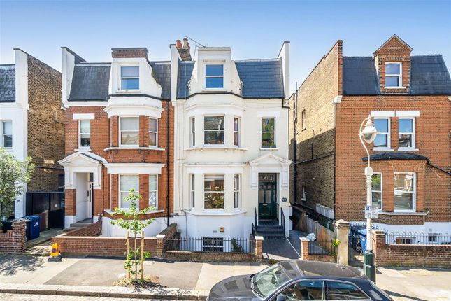 Thumbnail Property to rent in Lammas Park Road, London