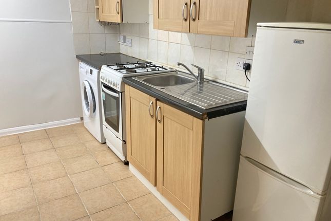 Flat to rent in Very Near Olive Road Area, Ealing South