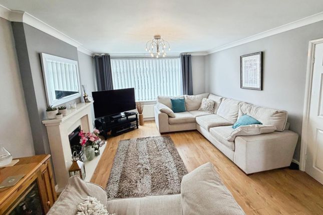 87, Dearnford Avenue, Bromborough photo 4