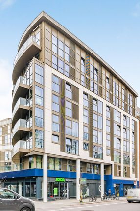 Flat 306, 153 Tower Bridge Road, London photo 4