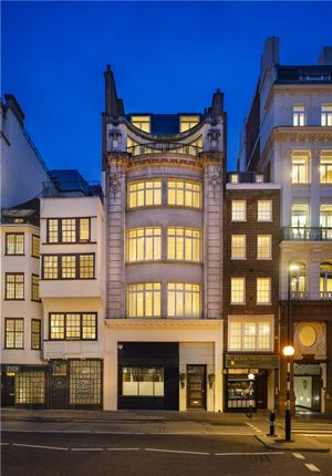 Flat for sale in Strand Chambers, Strand