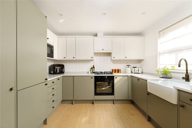 9, Byron Mews, London photo 4