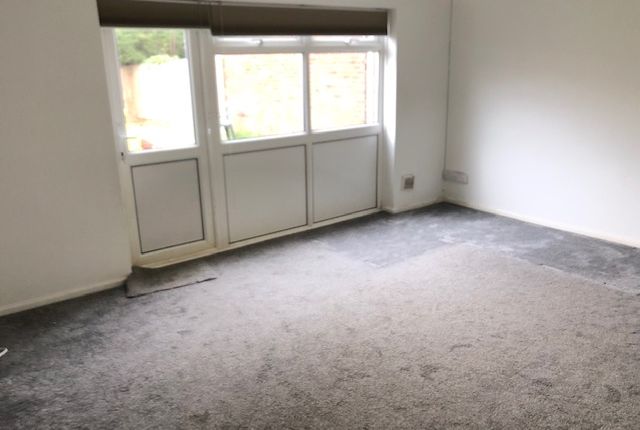 40, Basildon photo 4
