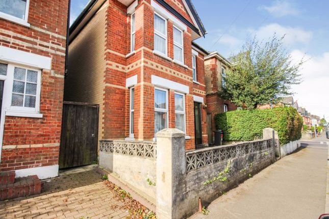 3-bed house on 31 Green Road, Bournemouth, £1,850/mo