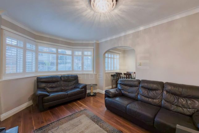 17, Ranelagh Close, Edgware photo 2