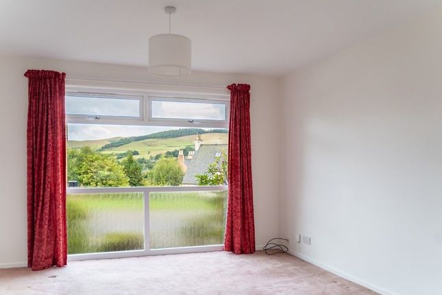 17 Connor Ridge, Peebles photo 4