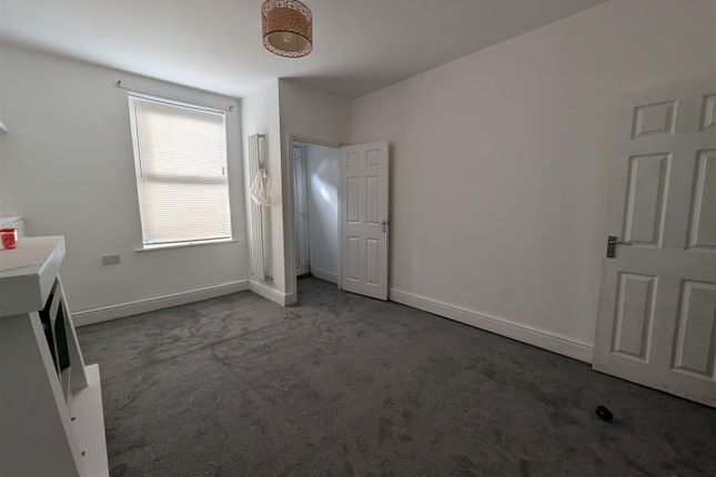 12, Lowson Street, Darlington photo 3