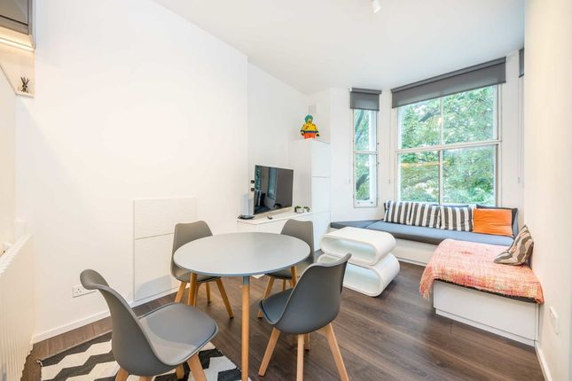 Flat to rent in West Cromwell Road, London