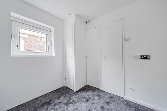 Flat for sale in Stonegrove Gardens, Edgware