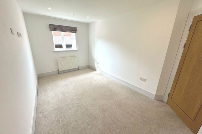 Flat for sale in Sheraday Mews, Billericay