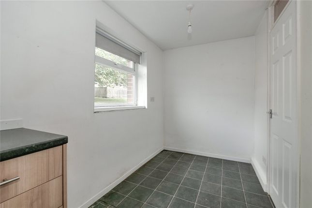 39, Hoyle Court Drive, Shipley photo 4