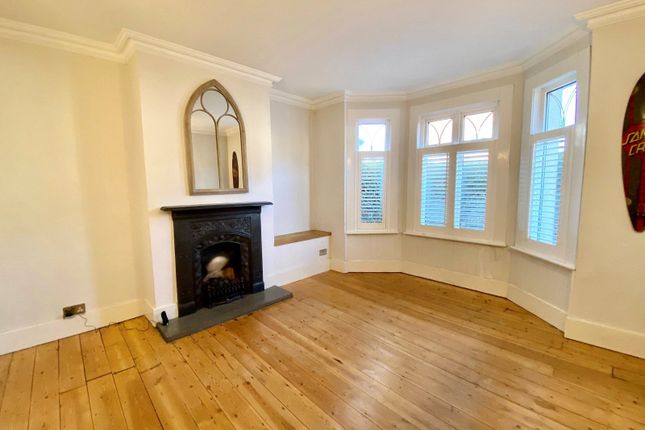 9, Moorlands Road, Surrey photo 2