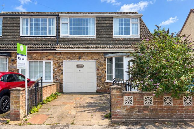 3-bed semi-detached on Aysgarth, South End, Roos, £225,000