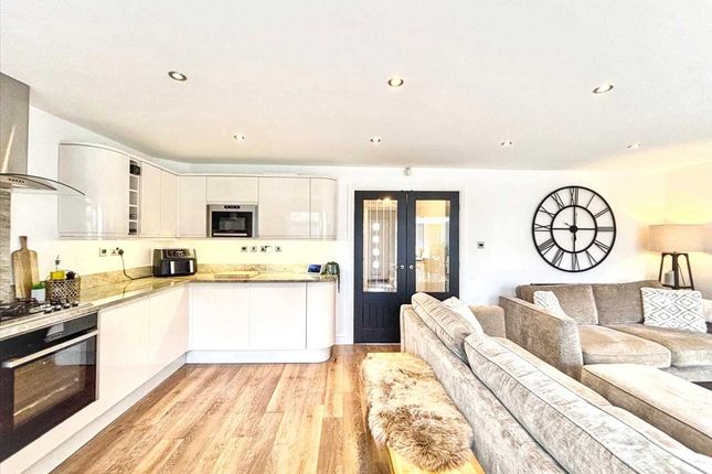 2, Gratton Court, Kirkby in Ashfield photo 2
