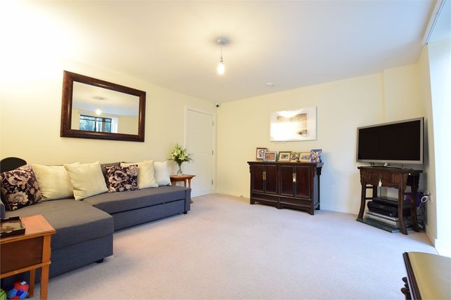 Flat 2,, Belgravia Mansions, Camberley photo 2