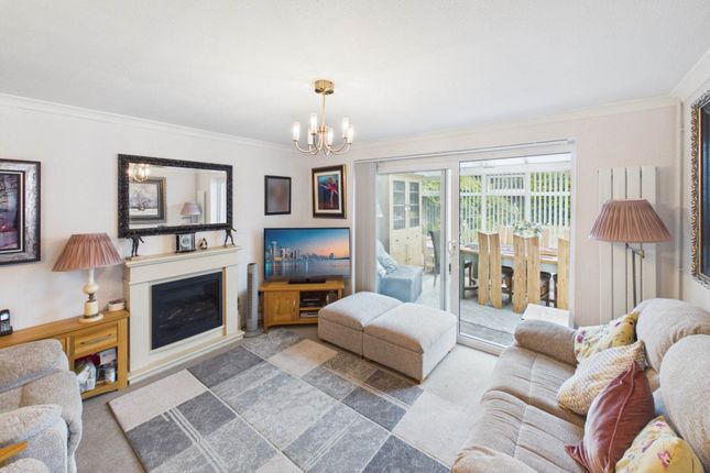 169, Woodlands Way, Horsham photo 3