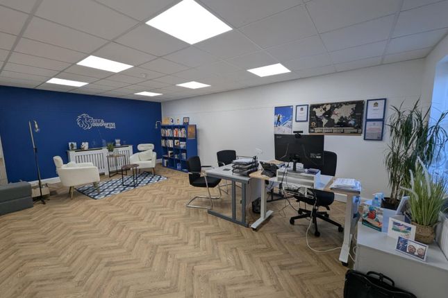 Studio house on Office, 3 Langley Court, Pyle Street, Newport, £495/mo
