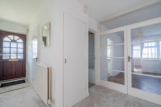 10, Sparrow Drive, Orpington photo 4