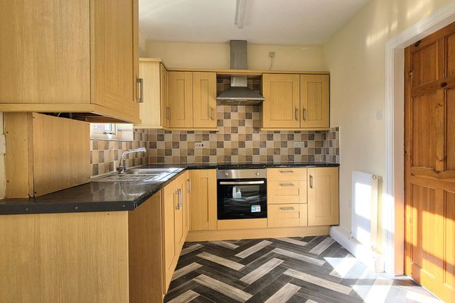 105 Hartley Brook Avenue, Sheffield photo 3