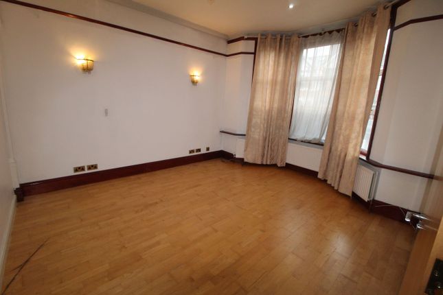 9, Doyle Gardens, Kensal Rise, London photo 2