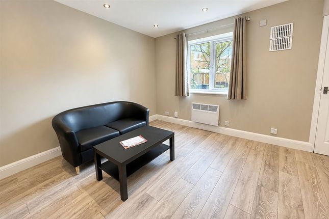 16, Vine Place, Hounslow photo 3