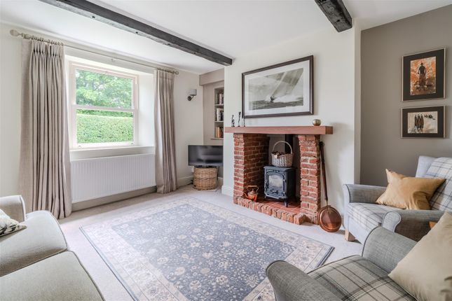 Living Room-5.Jpg