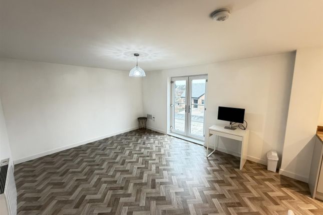 Flat 3, 3, Howley Avenue, Leeds photo 4