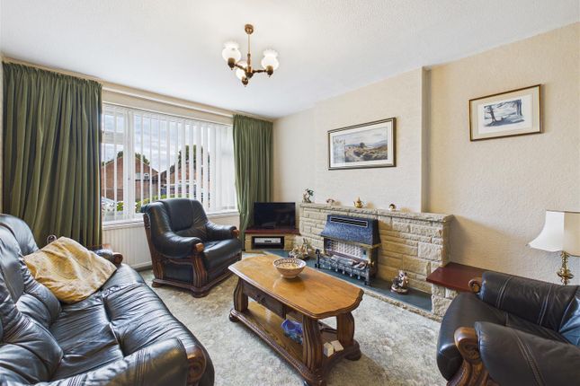 34, Smithy Croft, Dronfield photo 2