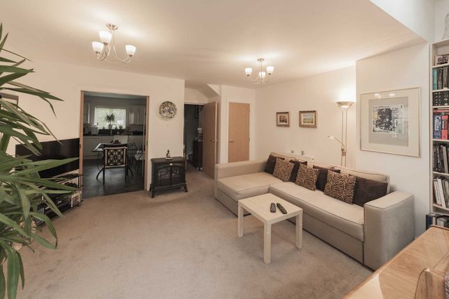 35, Butterfly Crescent, Hemel Hempstead photo 2