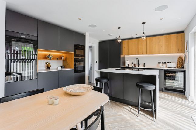 2, Merrifield Lane, Burgess Hill photo 4