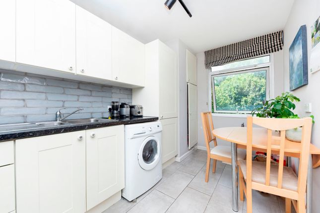 10, 93 Elm Park Gardens, London photo 3